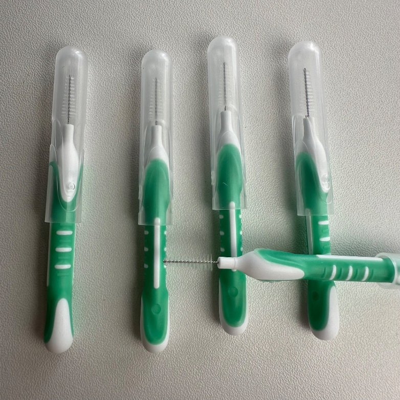 Soft Silicone Interdental Brush, Floss Picks for Teeth, Tooth Flossing Brush with Case, Disposable for Teeth Cleaning