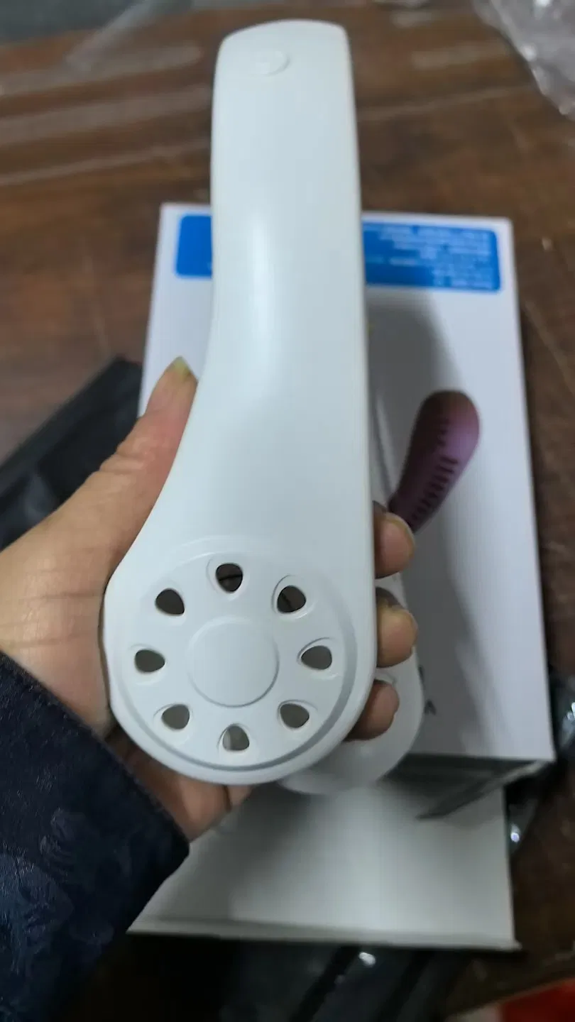 Portable Neck Fan with Adjustable Speeds and USB Rechargeable Function