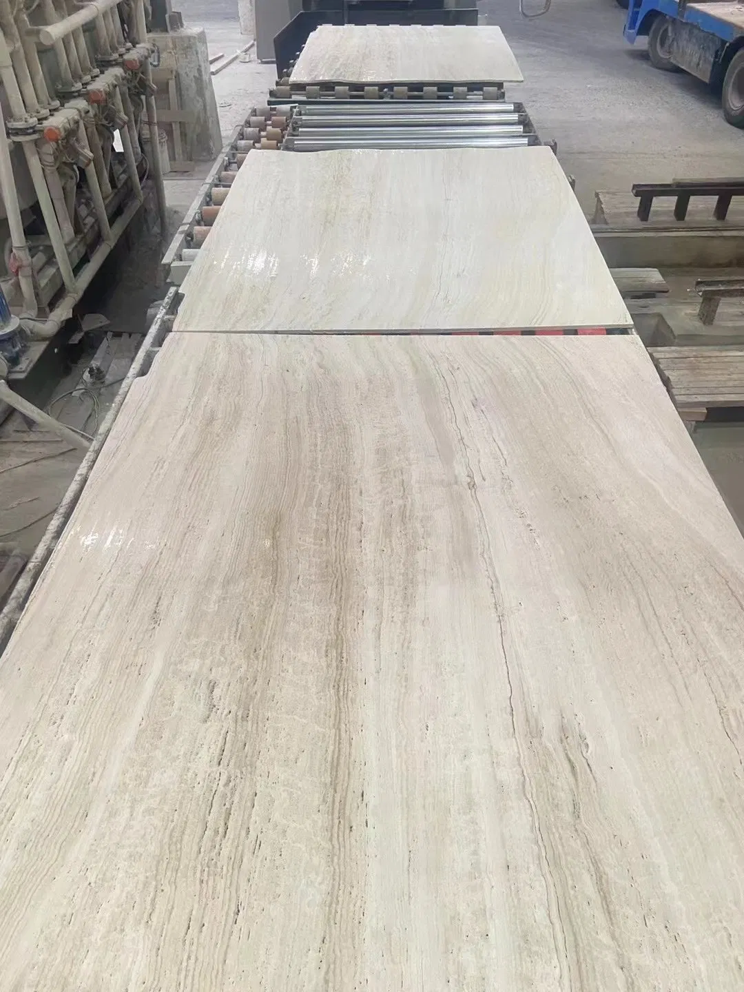 Factory Wholesale Honed Polished Iran Super White Travertine Slabs for Interior and Outdoor Floor and Wall Cladding Decor