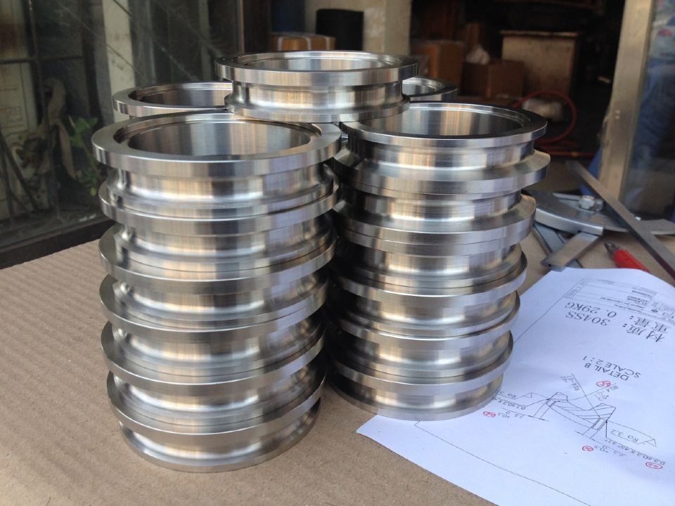 Cheap Polished Wheels/Rings as Auto Parts in China