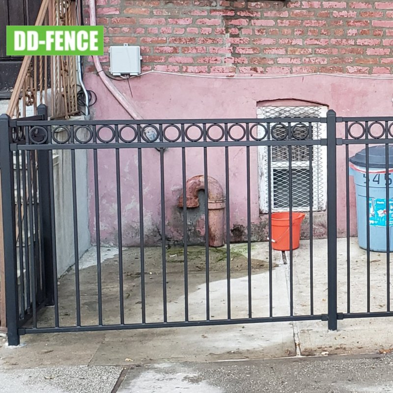 Galvanized & Powder Coated Steel Picket Fence