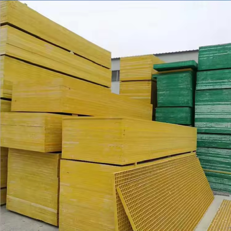 UV Resistant Anti-Corrosion FRP Grating Fiberglass Pultruded Grating Walkway with Gritted Anti-Slip Surface