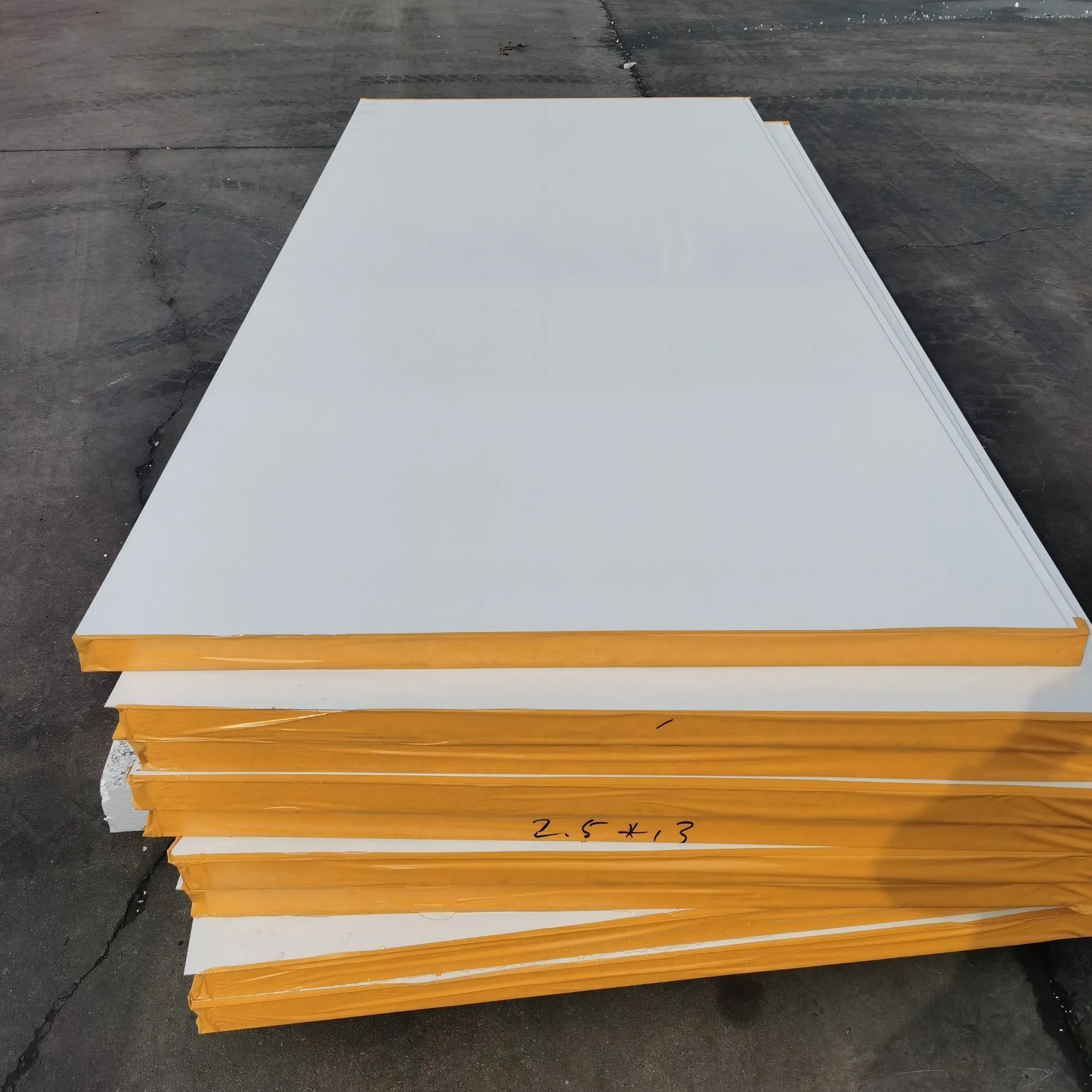 Lightweight Quick and Easy Installation EPS Sandwich Panel Corrugated Roof Panel