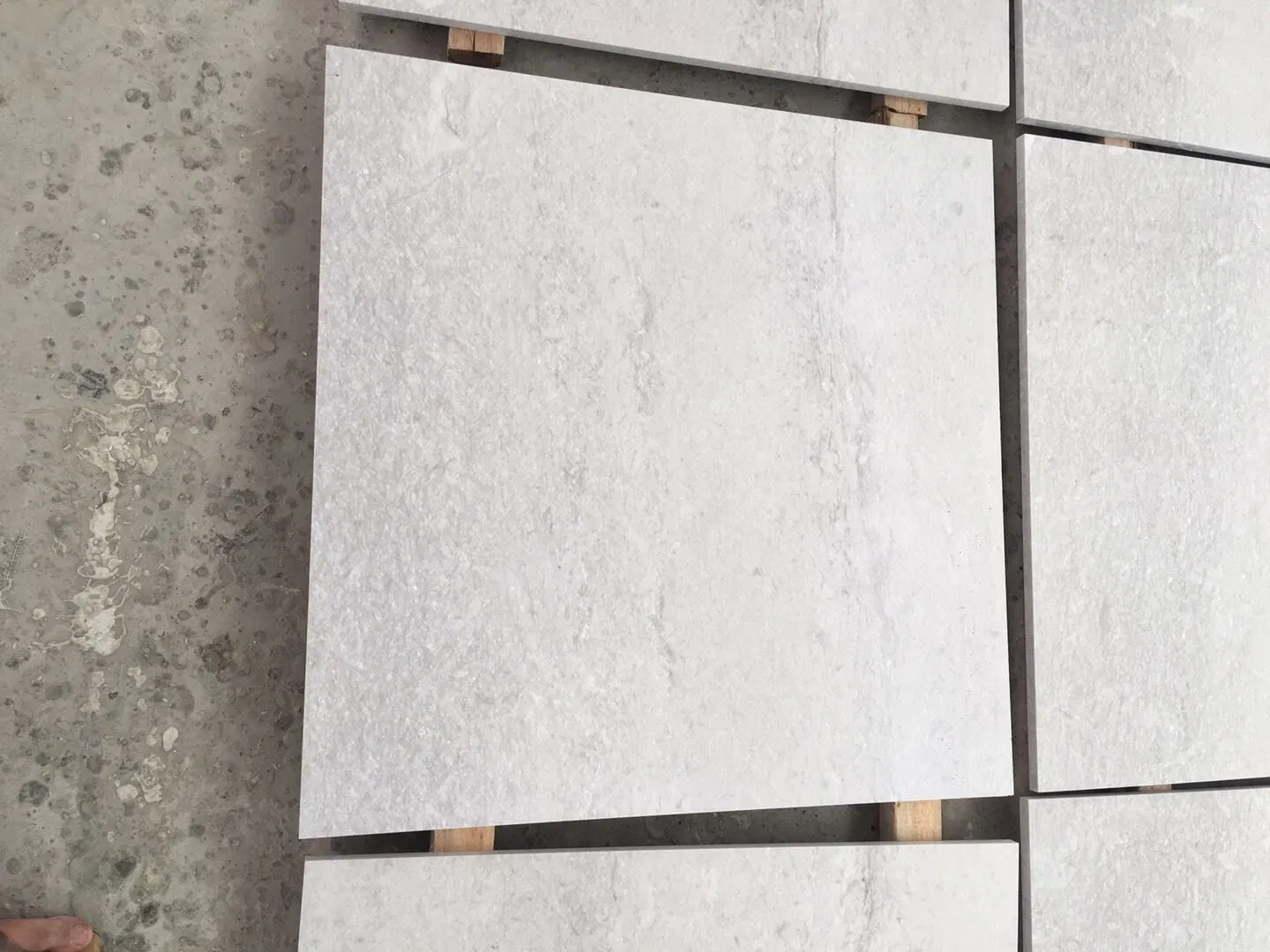 Custom Floor Tile Marble Stone Travertine Wall Cladding Silver Travertine Pavers Honed Marble Slab Travertine Outdoor Floor Tile Matte