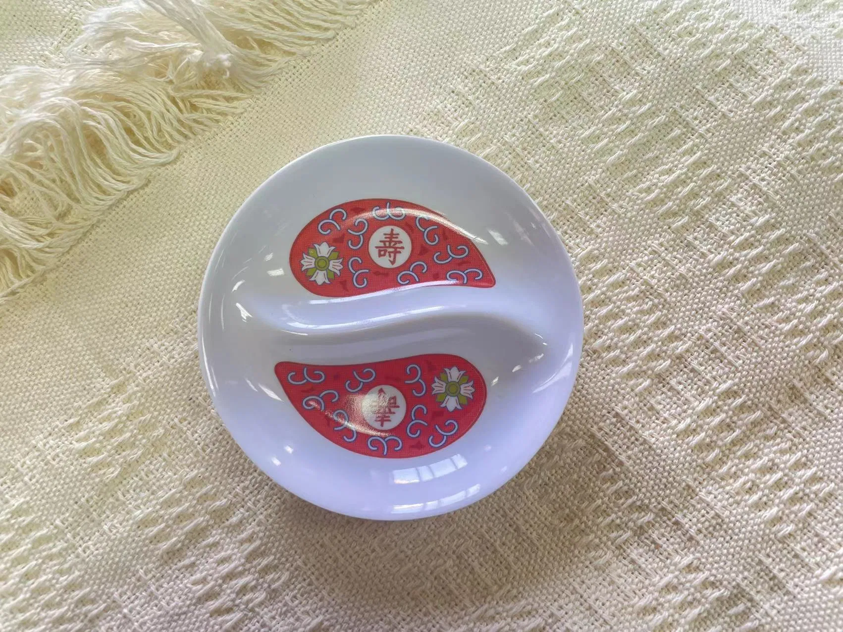 Wholesale Bulk Red Melamine 2-Divided Round Dipping Sauce Dish for Restaurant