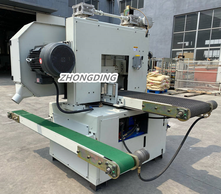 Станок ленточнопильный вертикальный по дереву с автоподачей