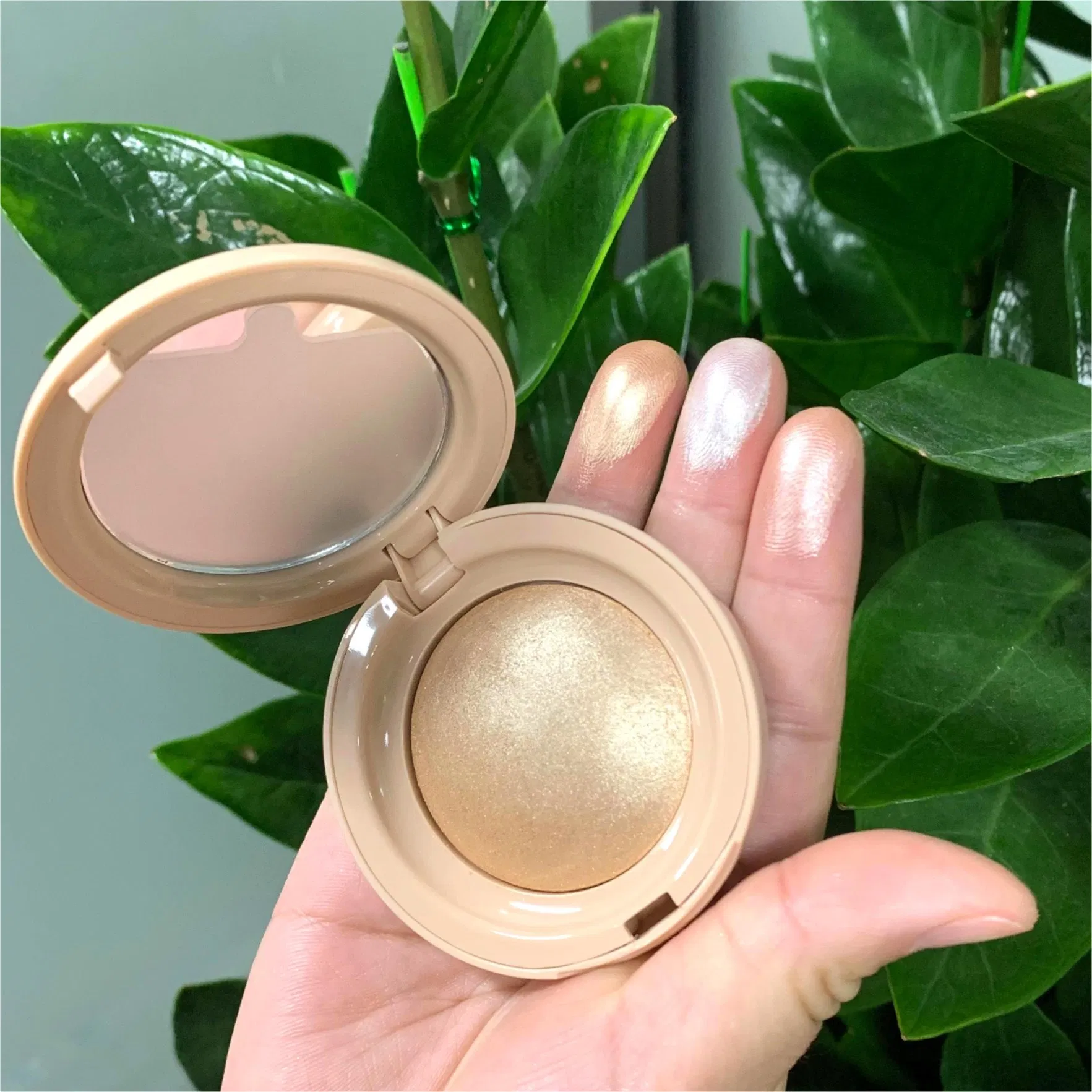 Wholesale High Pigment Face Powder Highlighter Makeup Vegan Highlight Palette Private Label Cosmetic Shimmer Highlighter