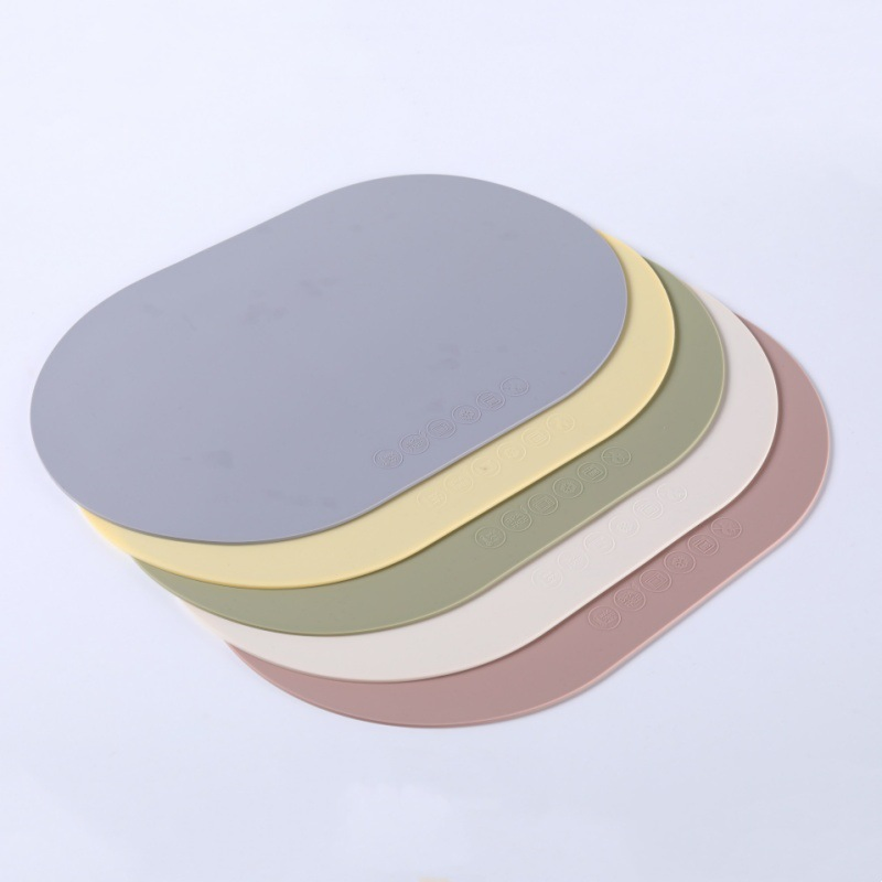Wholesale Solid Color Placemats Made of Silicone Material with Thermal Insulation, Heat Resistance, Waterproofing, and Oil Resistance. Western Style Placemats