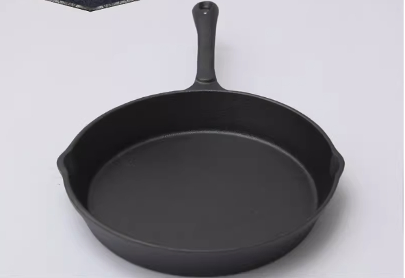 Чугунная сковорода с длинной ручкой, готовка без пригорания
