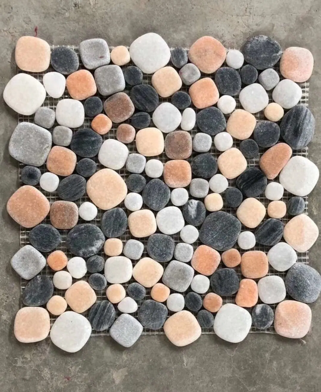 Мозаика из цветного мрамора для пола и стен