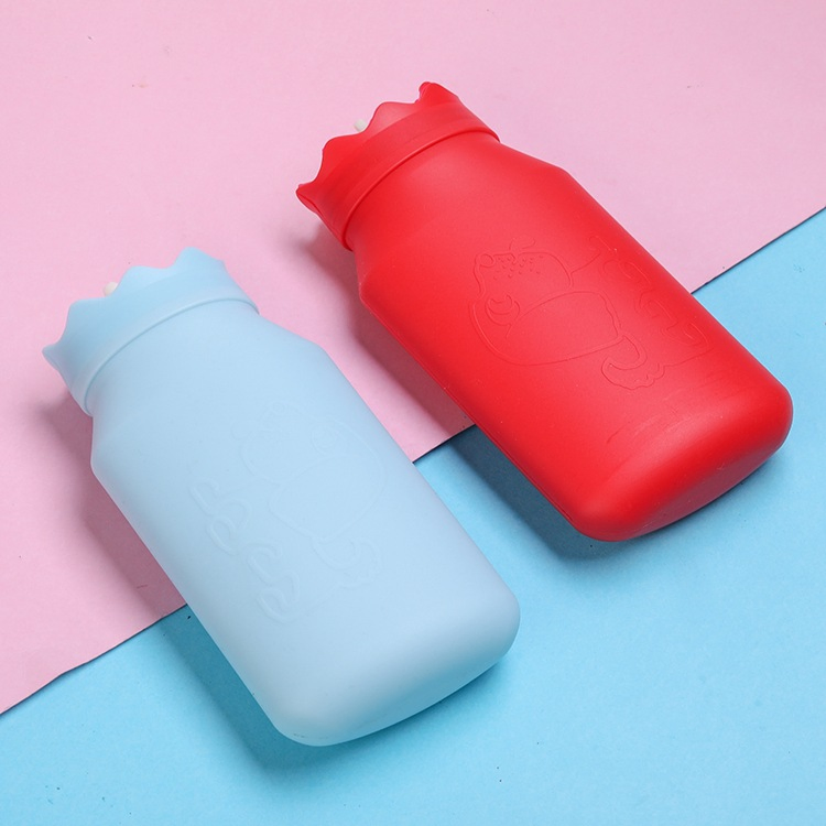 Manufacture OEM ODM New Year Gift Reusable Winter Warm Keeper Silicone Hot Water Bottle Bag Rubber Hot Water Bag