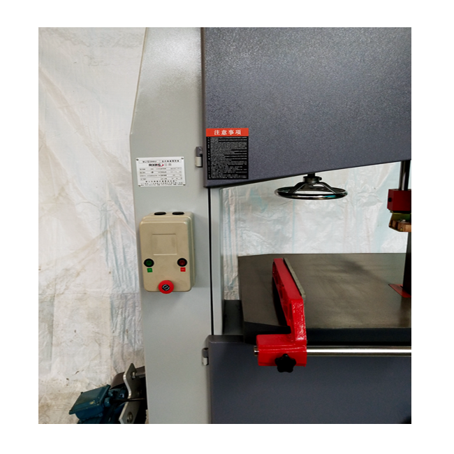 Ленточнопильный станок по дереву горизонтальный MJG396U MJ396