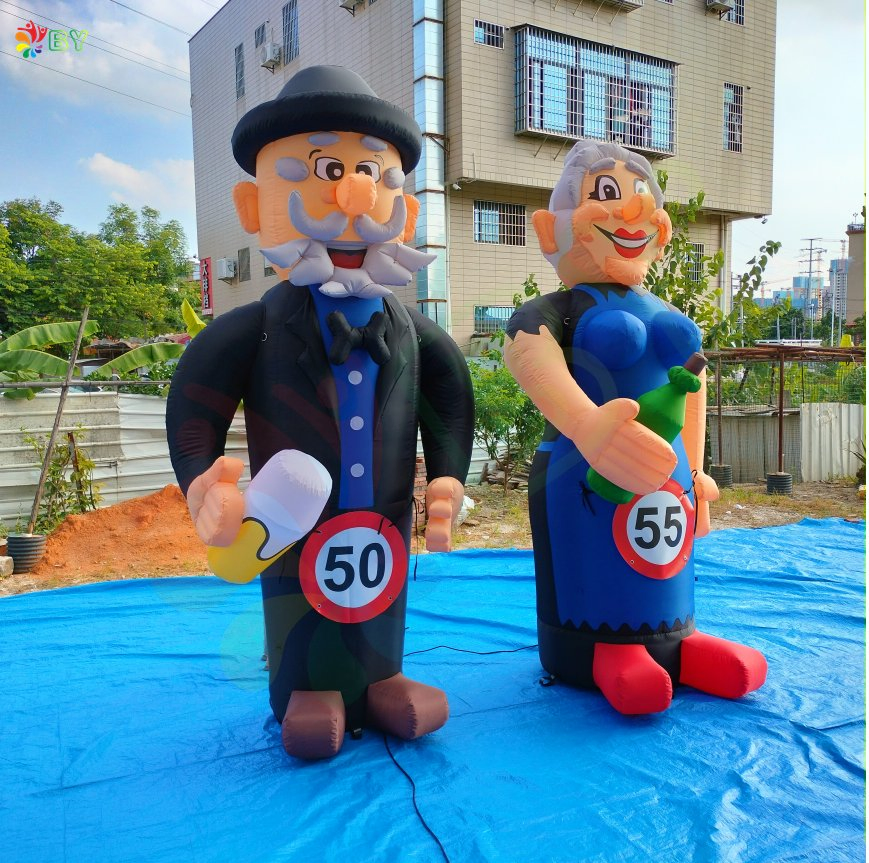 Boyan Inflatable Sarah and Abraham Holland Balloon