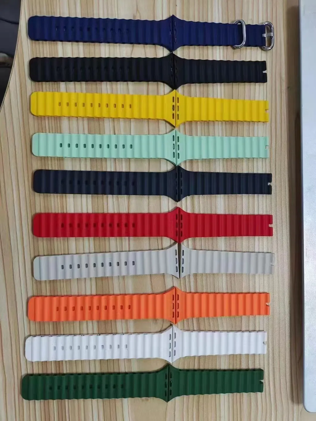 Factory Price Silicone Watch Band for iWatch S8 7 6 for Apple Watch Ultra Band Sport Loop Watch Accessories