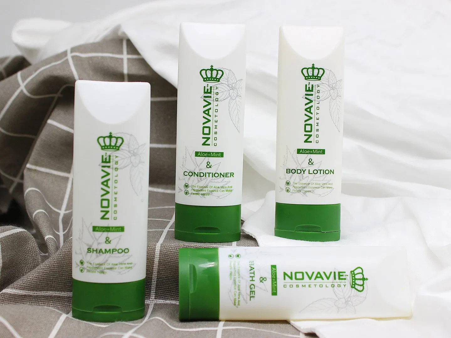 Beautiful Luxury Hotel Bathroom Amenity Sets 01