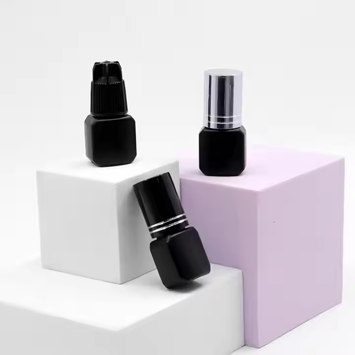 Wholesale 6-7 Weeks Fast Drying DIY Eyelash Extension Glue Strong Premium Custom Eyelash Glue