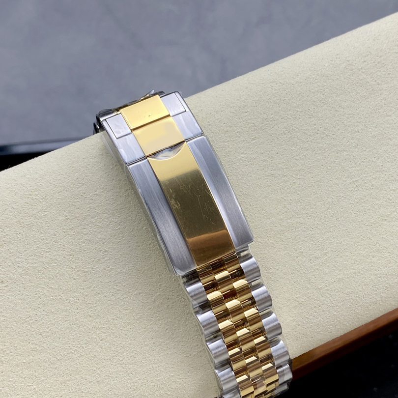 2026 Factory Fashion Designer Sport Watch Replica Wholesale Watches 40mm Luminous100m Water Resistance Men's Gift Watch