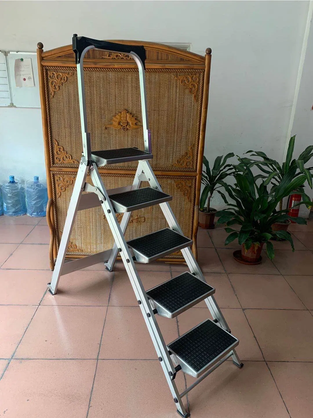 Household 5 Steps Aluminum Ladder with Tool Tray, Folding Step Ladder with Pulleys