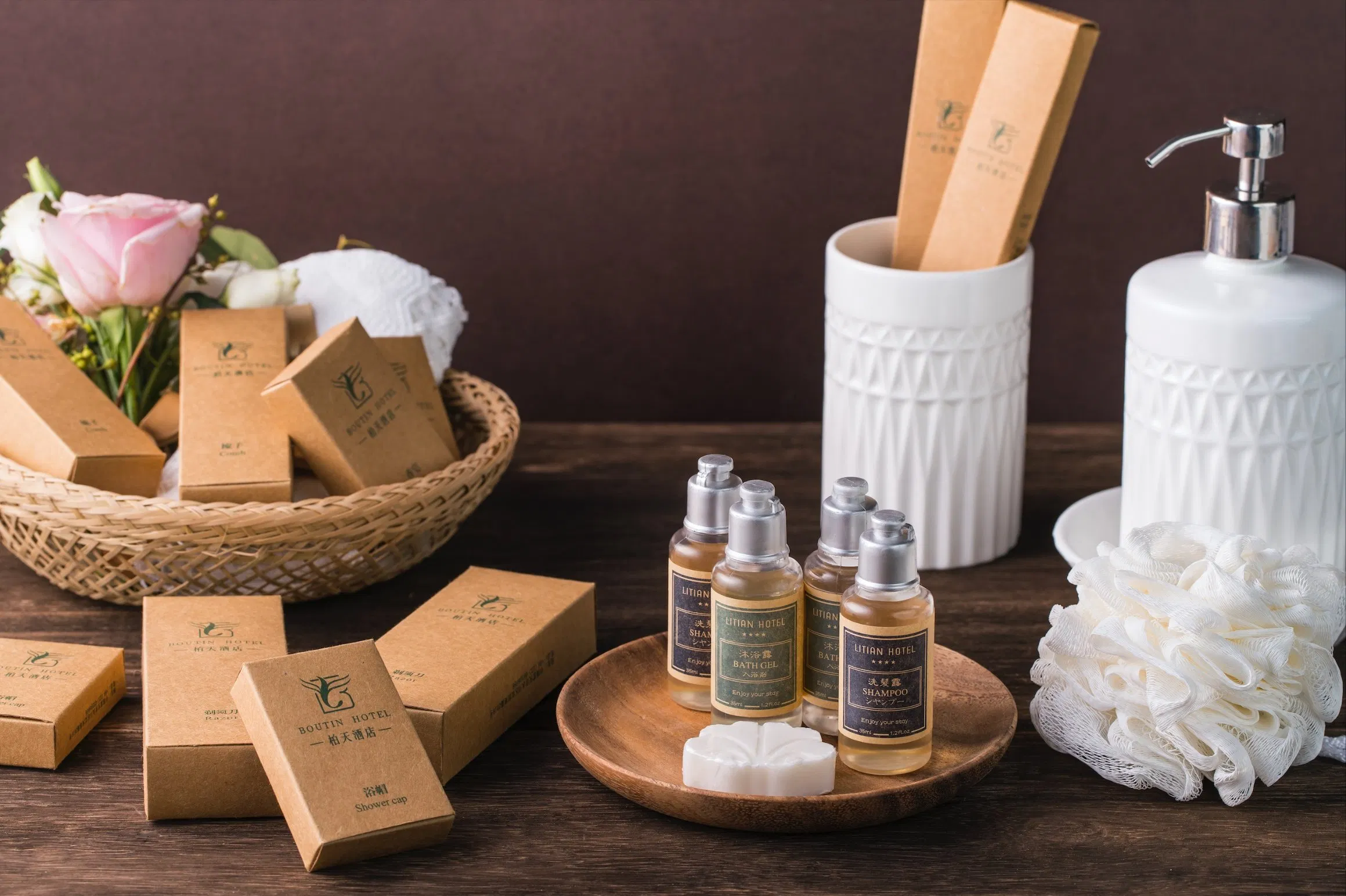 Shenone Wholesale Quality Luxury Hotel Amenities Set Eco-Friendly Disposable Toiletries Kit