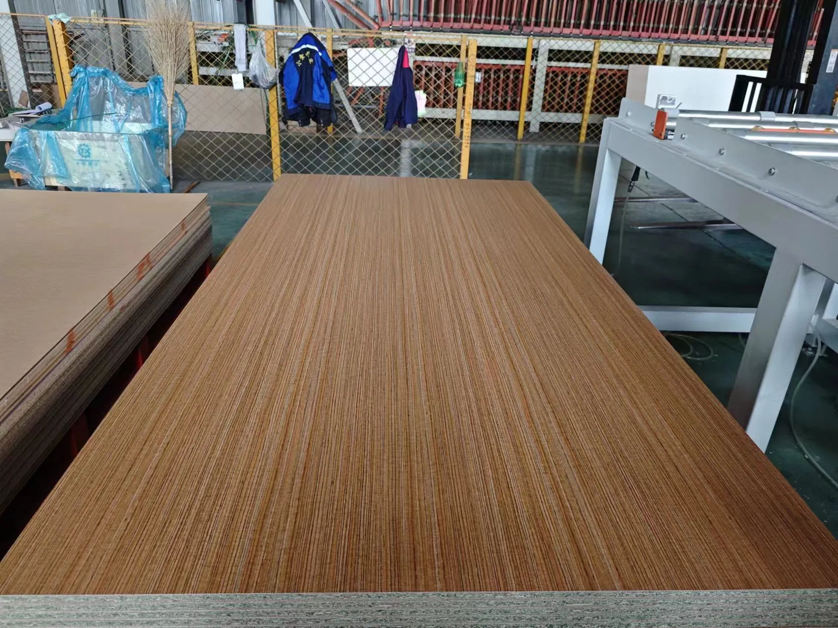 Melamine Particle Board with Competitive Price and Excellent Quality
