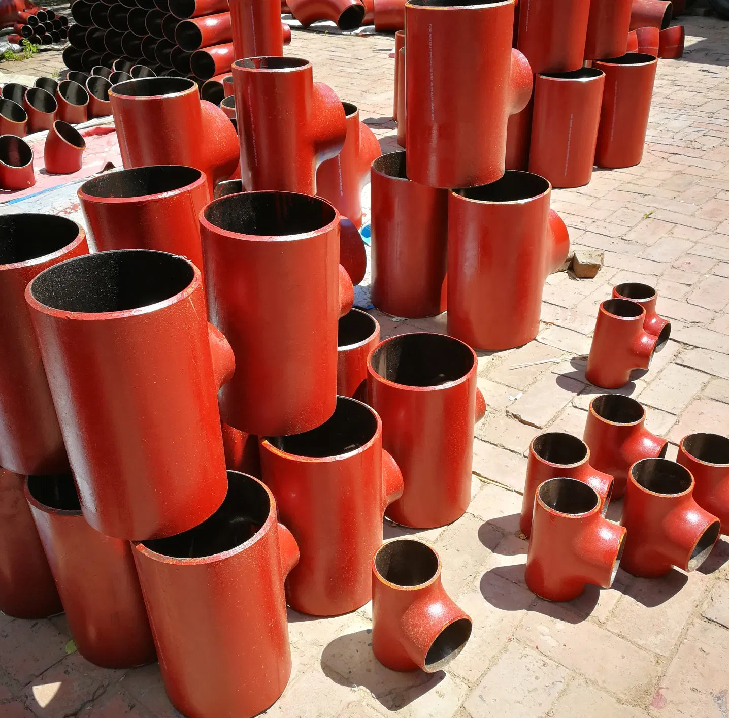 ASME B16.9 ASTM A234 Wpb Pipe Fitting DN200 Equal/Reducing Carbon Steel Tee