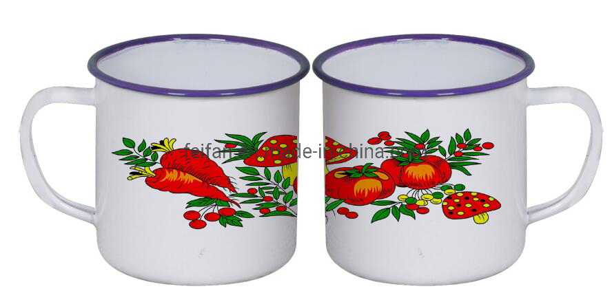 Большая эмалированная кружка с цветочным декором