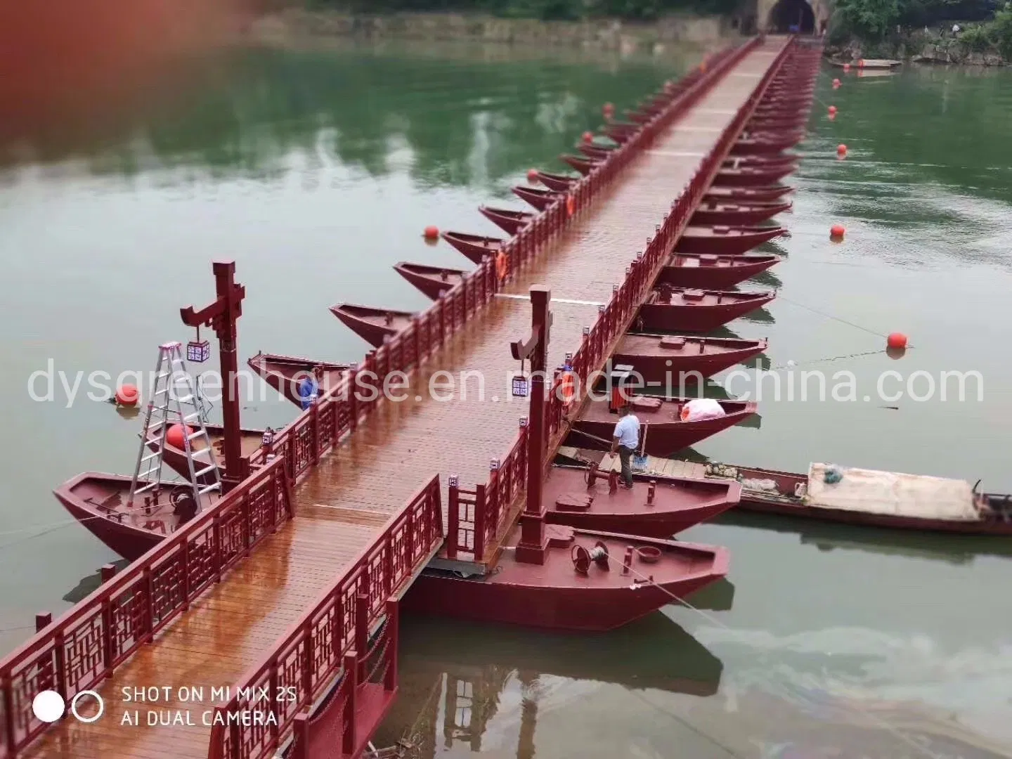 an Approach Bridge Between Pontoon Platform on Water Floating Platform Portable Steel Bridge