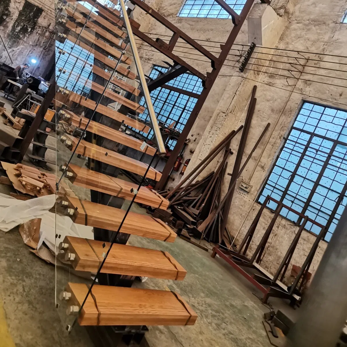 Spiral Staircase Railing Curved Stairs with Lighting Glass Baluster Floating Steps