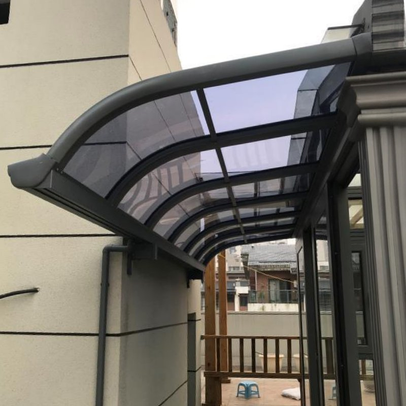 High-Performance Aluminum Sunroom Enclosure with Weather Resistant Glass Panels and Seals