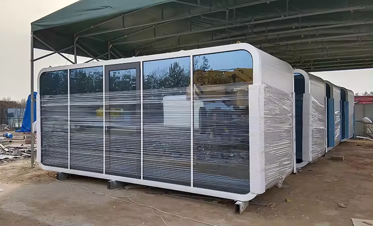 20FT 40FT Mobile Prefab Apple Cabin Pod Homes Ready Made House Mobile Home Space Capsule Living Container House