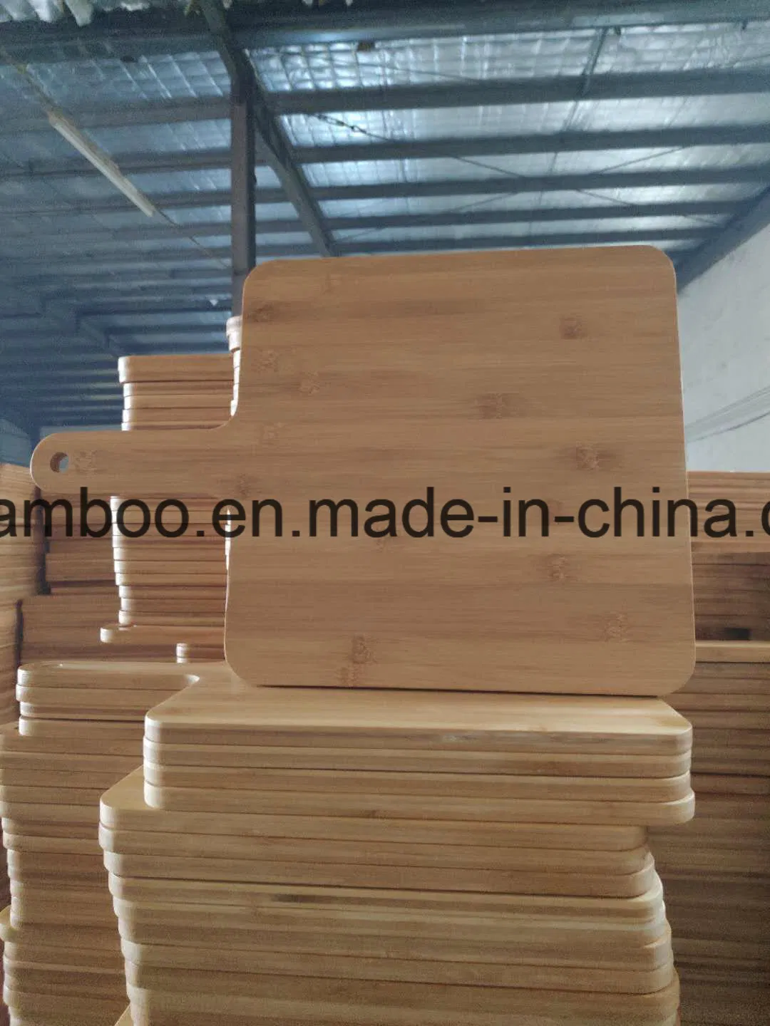 Hot China Produce Horizontal Press Bamboo Pizza Cutting Board with Handle