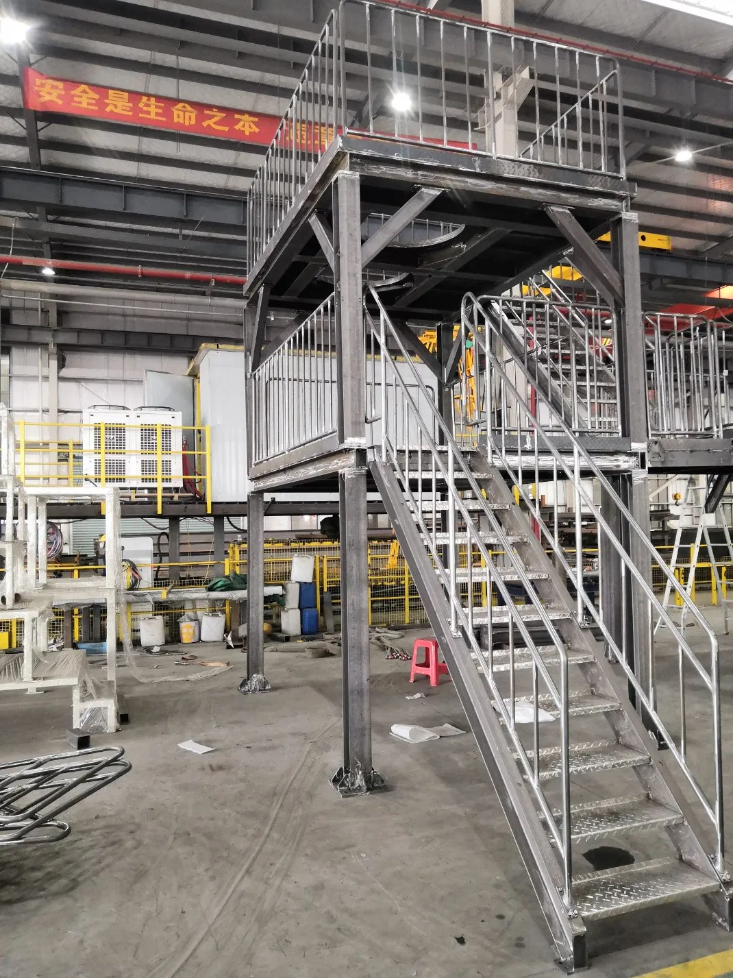 Newest Hot-Rolled Section Steel Hot-Rolled Section Staircases for Warehousing and Logistics Center