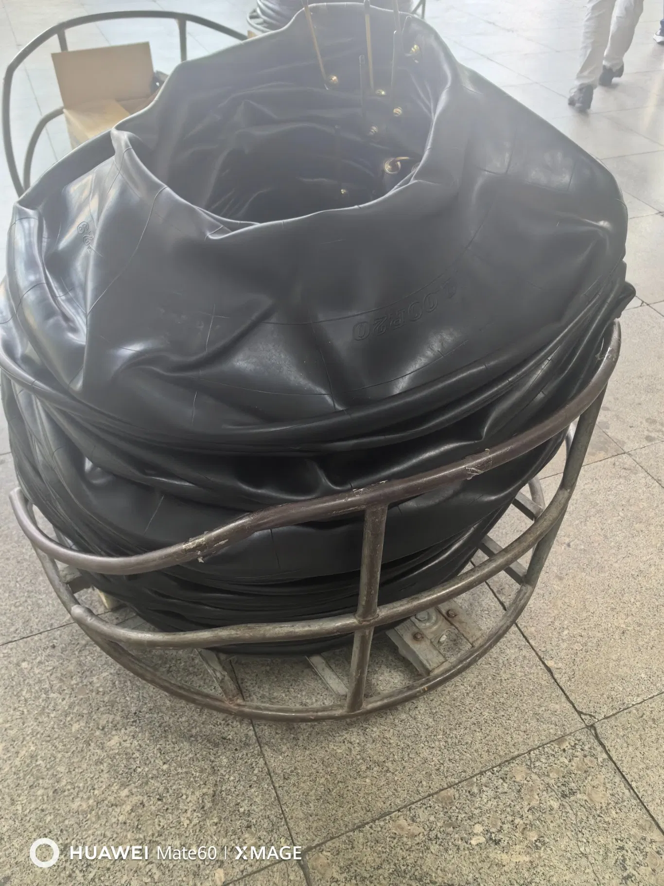 Камера для грузовых автомобилей B825R20