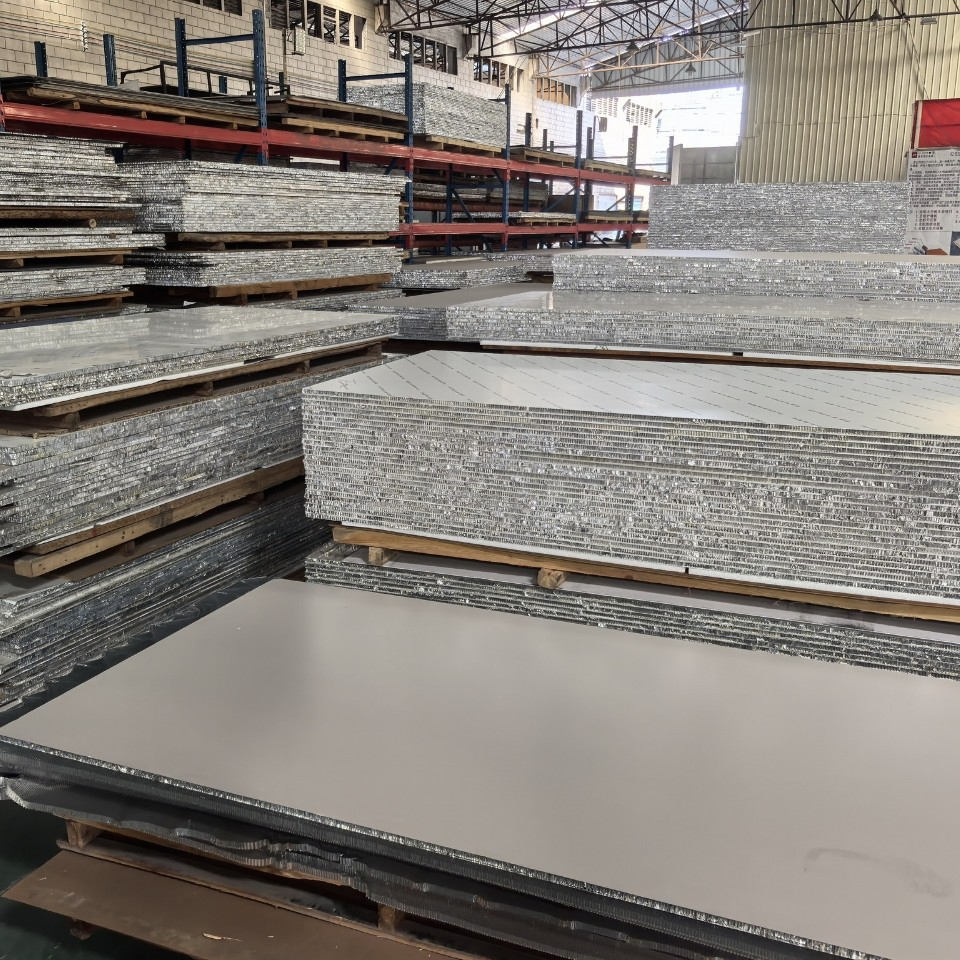 Durable 1060/1100/3003/3004 Aluminium Honeycomb Panels for Fire-Rated Ship Interiors