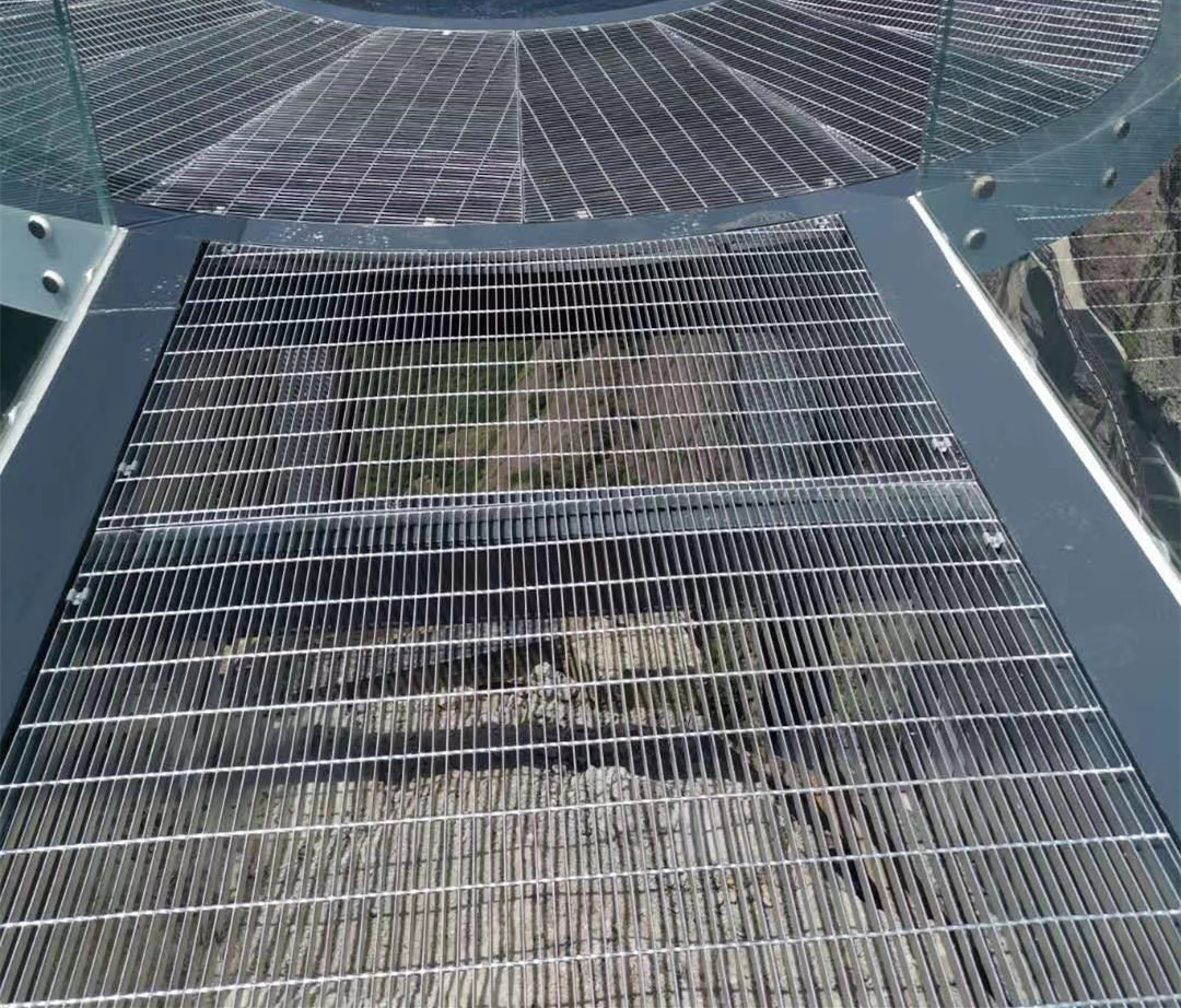 Anti-Corrosion Steel Bar Grating with High Strength for Outdoor and Marine Environments.