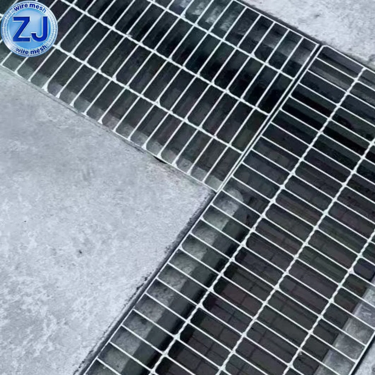 Stainless Steel Carbon Metal Floor Grating with Smooth Plain Tooth Flat Bearing Bar Galvanized Steel Grating for Industrial Commercial Building Materials