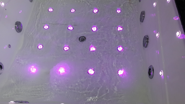 Гидромассажная ванна HANSE с LED-подсветкой