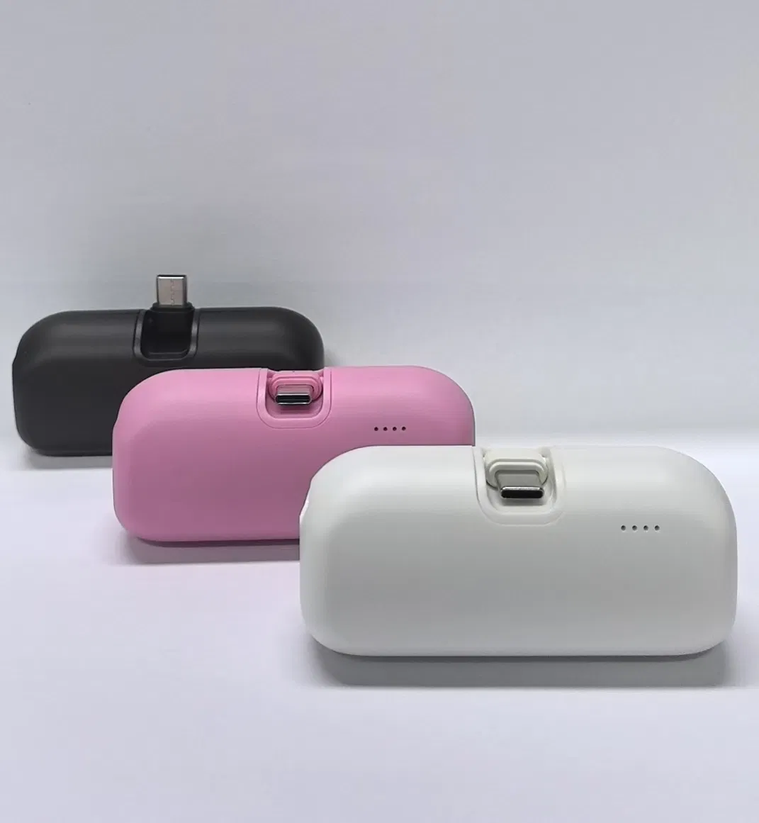 Trending Products 2025 Pocket Size Round Lipstick Design Mini 4000mAh Capsule Power Bank Built-in Foldable Type-C Mini Powerbank