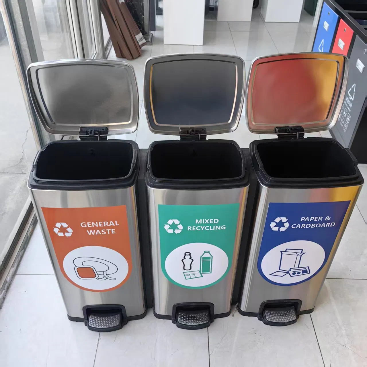 Ножная мусорная урна из нержавеющей стали 90л