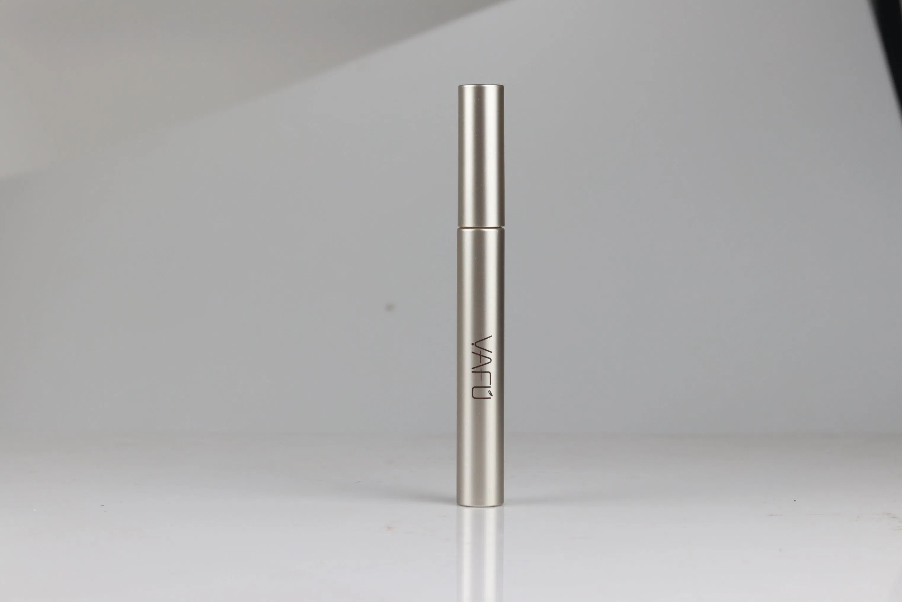 Premium Customizable Mascara for Effortless and Natural Application