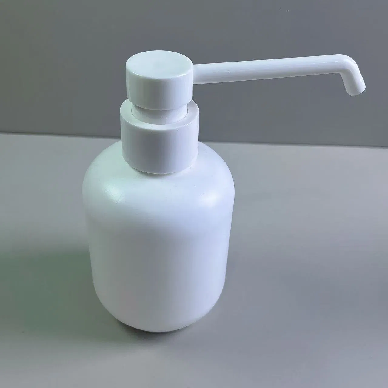 2025 New Hot Sale 28/410 4cc Long Nozzle Cosmetic Plastic Dispenser Lotion Pump for Sterilization, Cleaning.