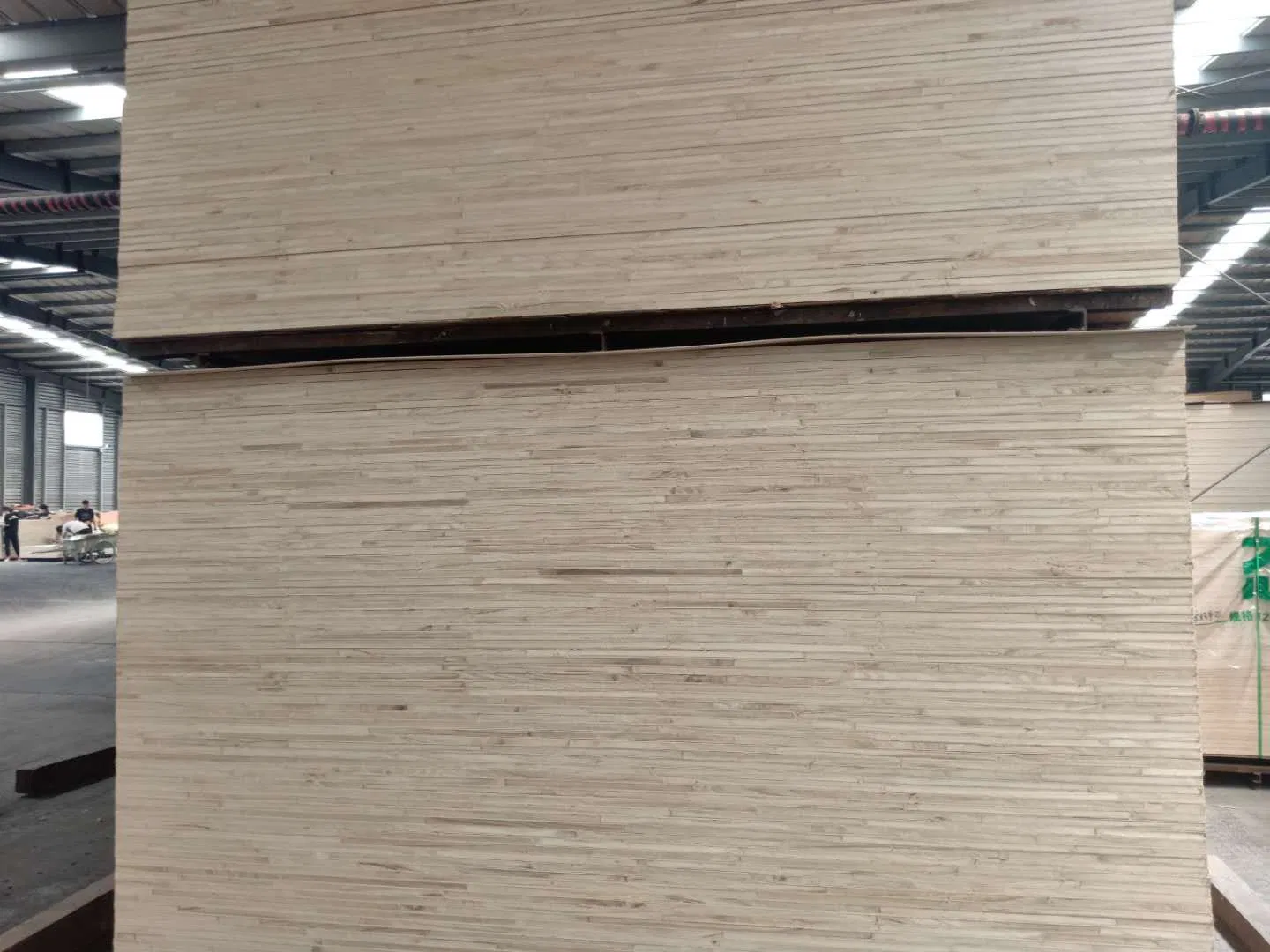 White Laminated Blockboard 18mm Pine Hardwood with Melamine