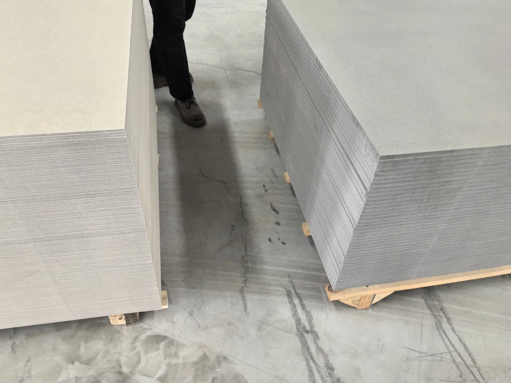 Insulation Gray Wall Slab Construction Plate Calcium Silicate Sandwich Flat Integrated Panel Ceiling Sheet Cement Fiber Board for Prefabricated House