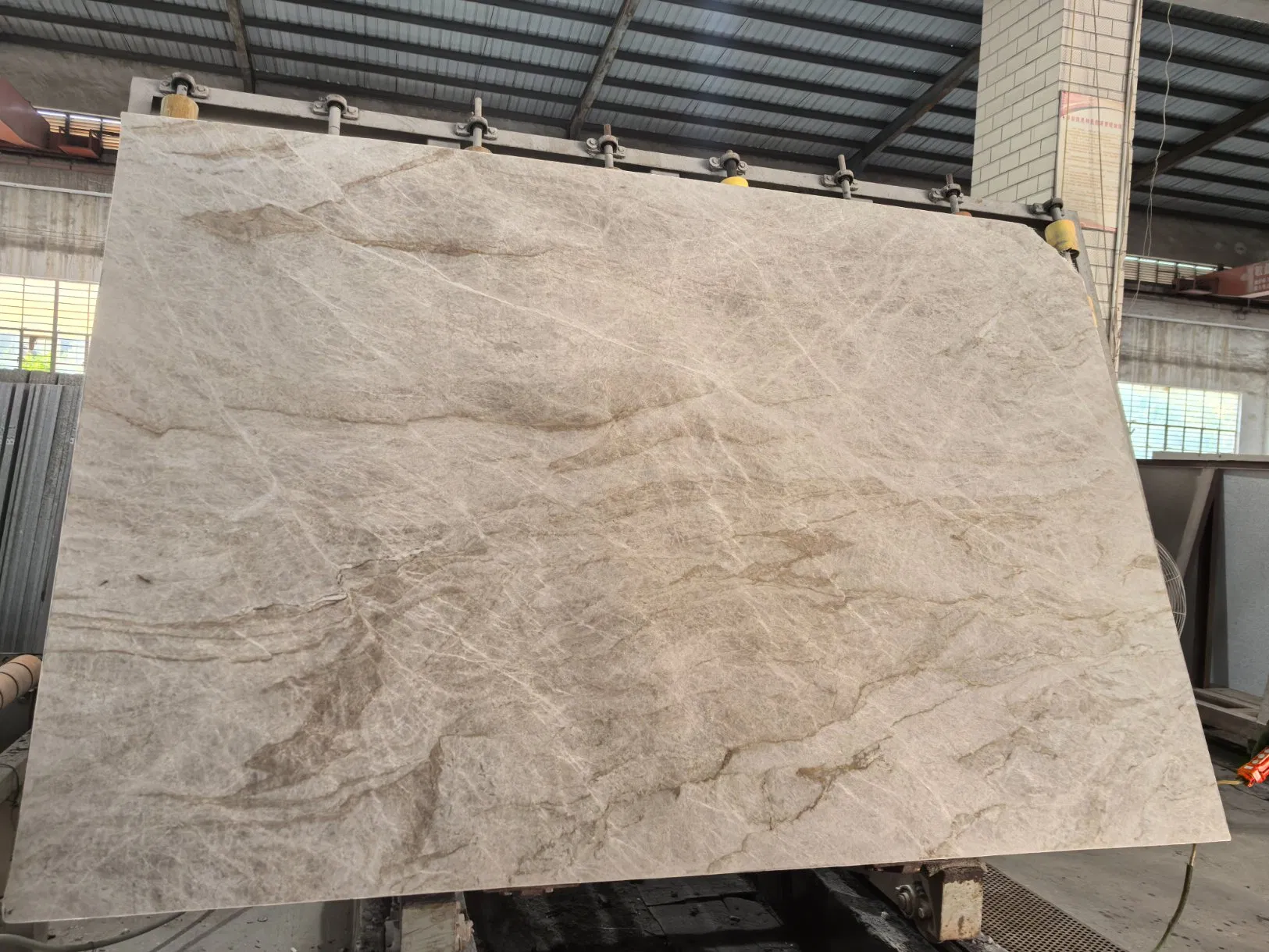 Luxury Polished Taj Mahal Quartzite Kitchen Cabniets Countertops and Marble Slabs in 2cm