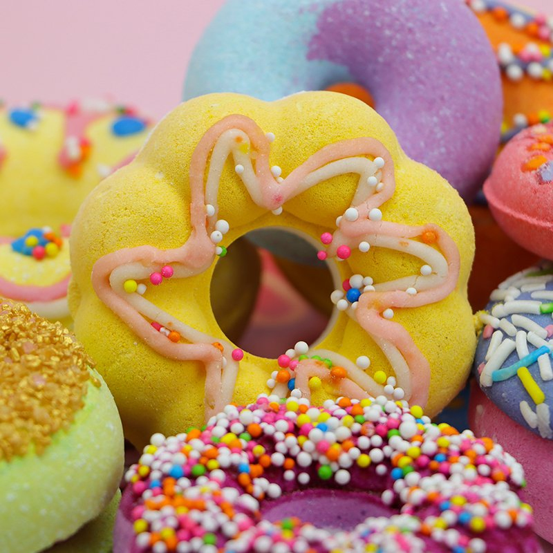 Vegan Organic Handmade Bath Bombs for Relaxing SPA Therapy with Essential Oils