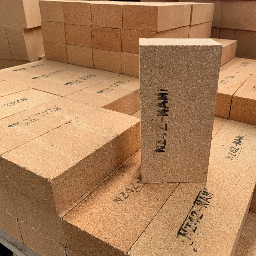 Огнеупорный шамотный кирпич с содержанием глинозема 42-55%