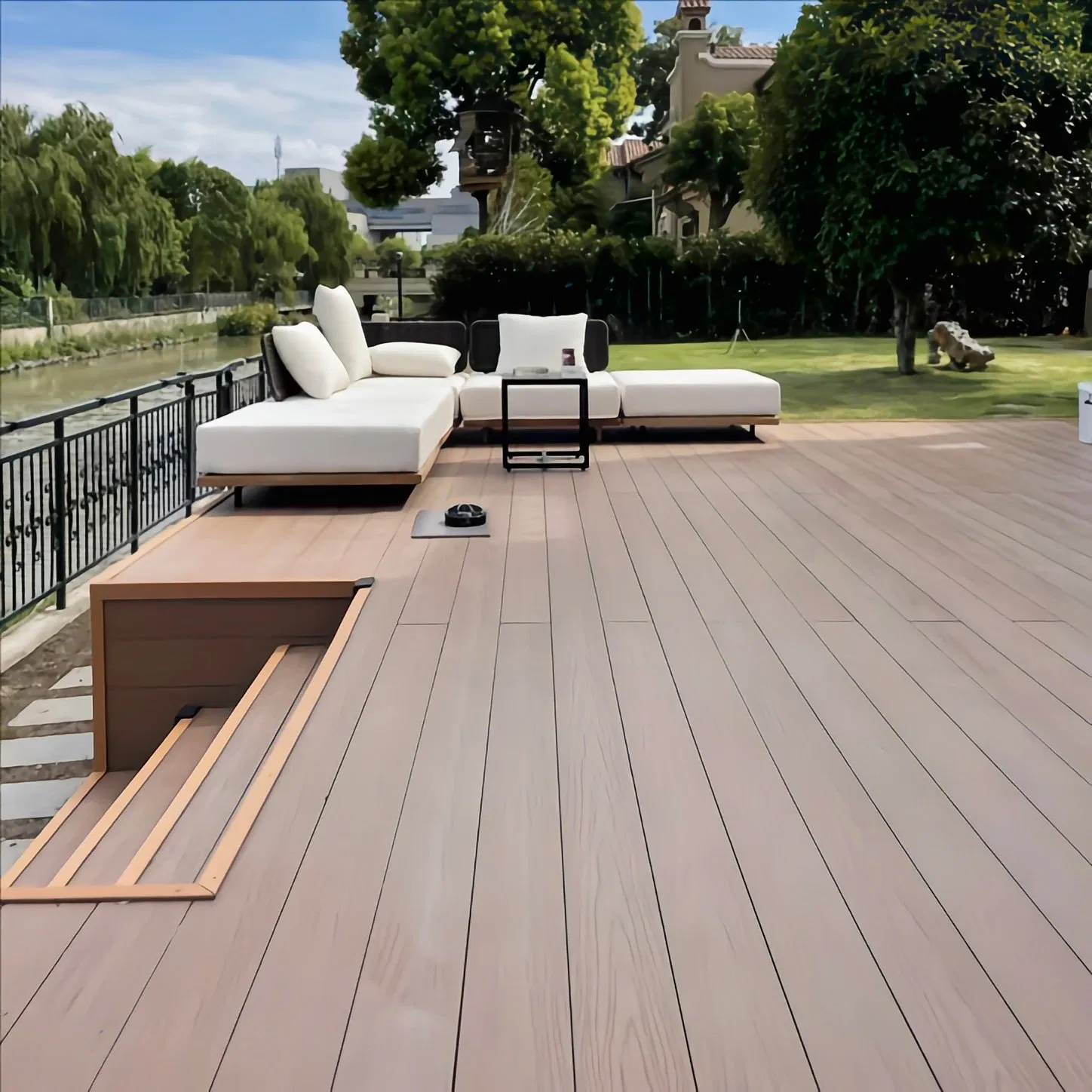 High Quality Outdoor Flooring WPC Decking Wood Plastic Composite Deck Board
