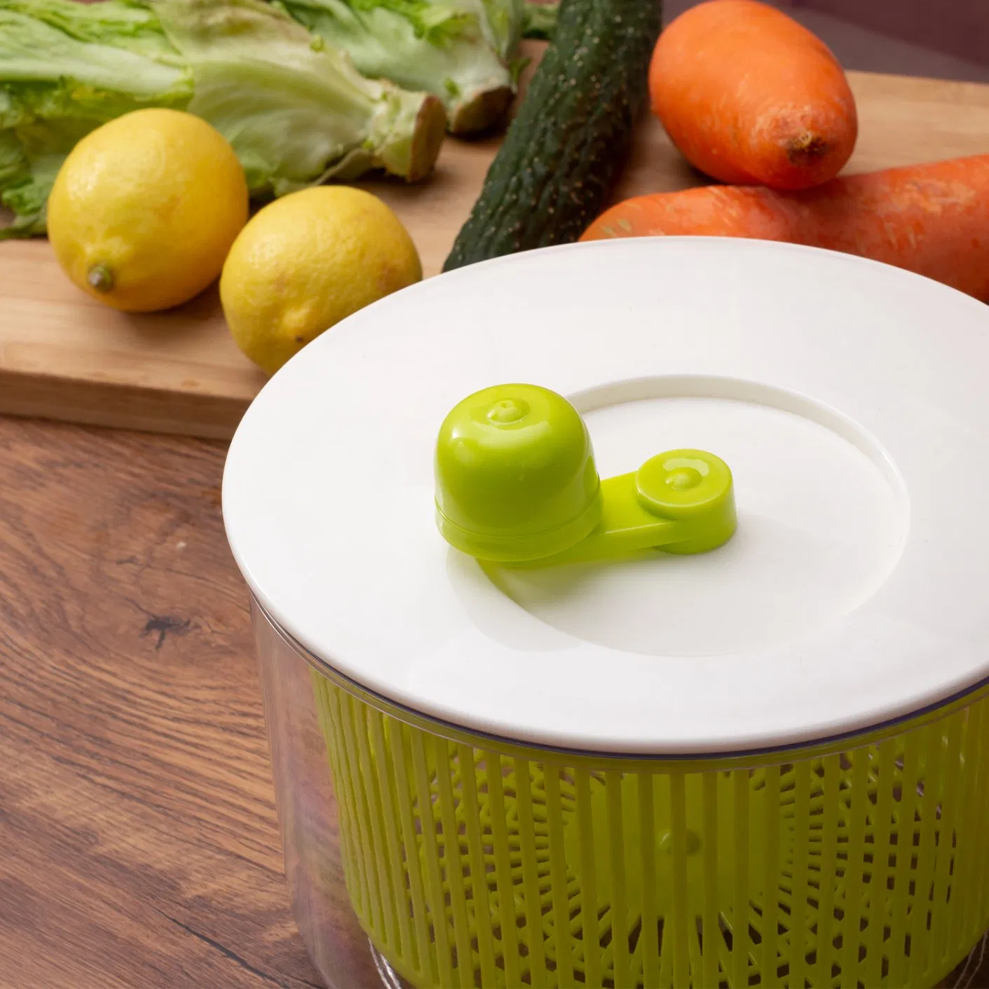 Efficient Salad Spinner Bowl for Washing and Drying Lettuce and Vegetables, Easy Brake System