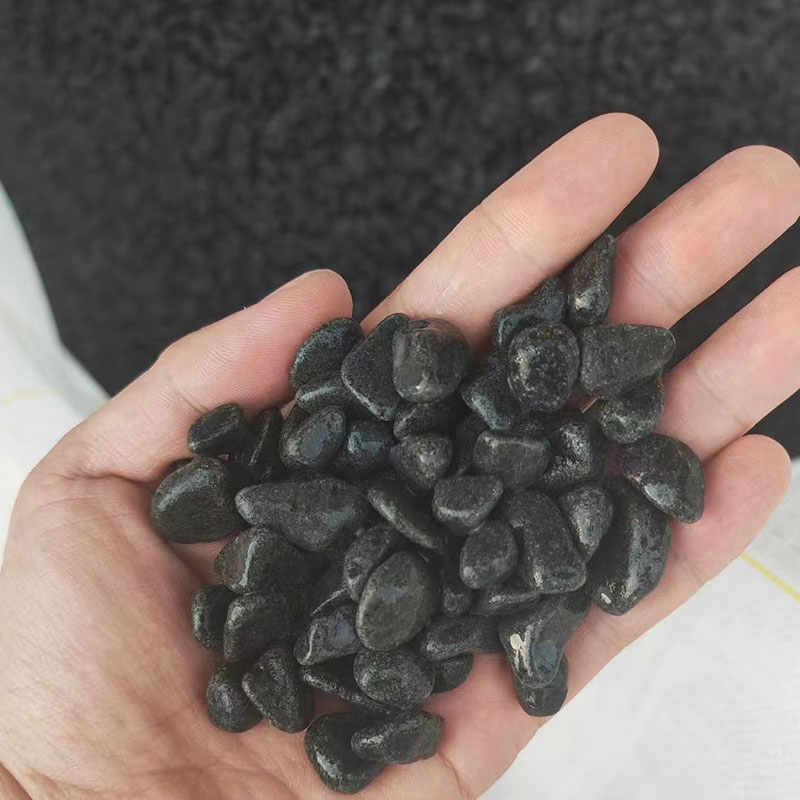 China Natural Polished/Honed Polishing Black Pebble/River Stone for Outdoor Use Garden Decoration Yard Paving Price