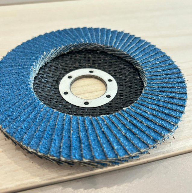 Лепестковый шлифовальный диск 100 мм из циркониевой керамики